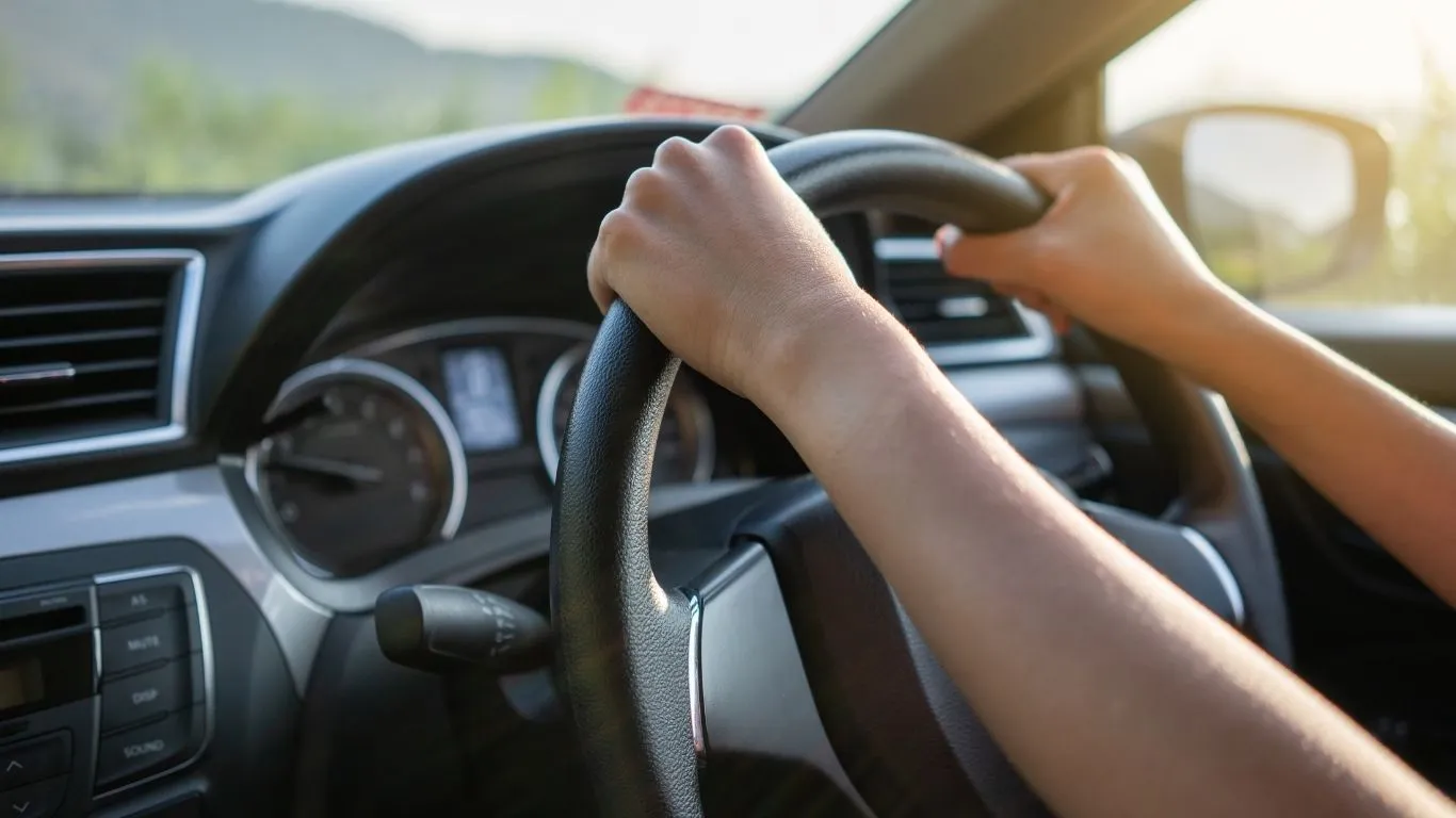 เช่ารถรังสิต